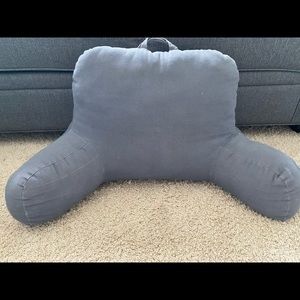 Comfortable resting pillow
